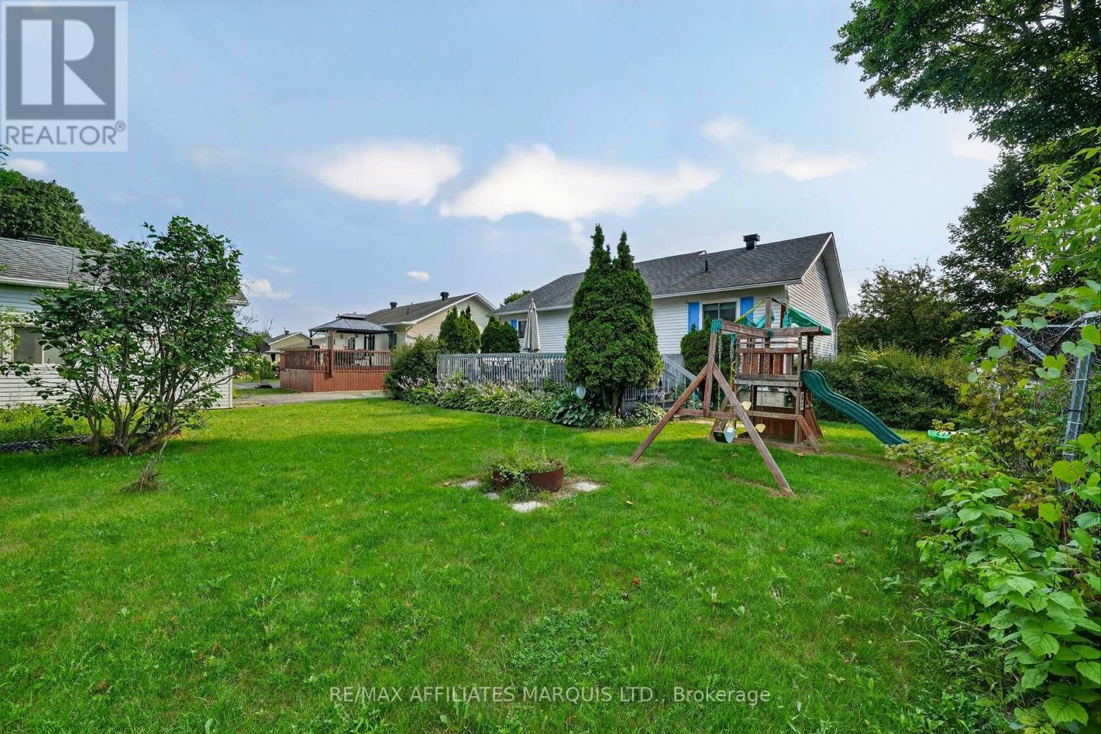 185 DOMINION STREET N - Image 36