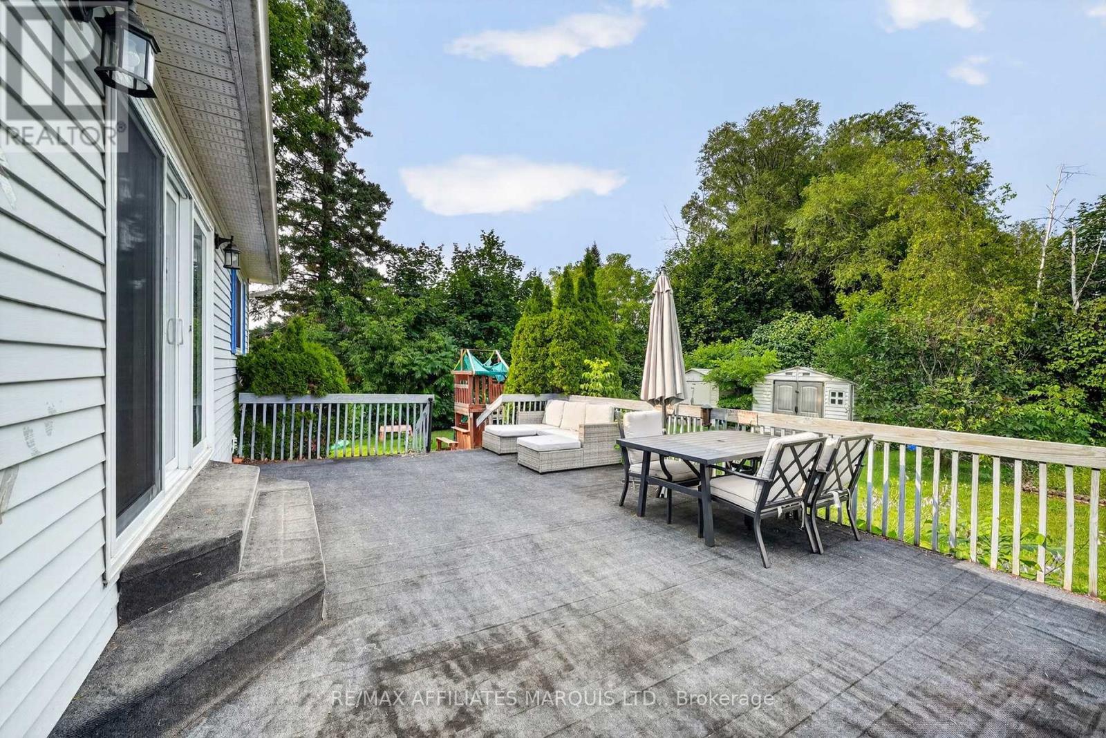 185 DOMINION STREET N - Image 37