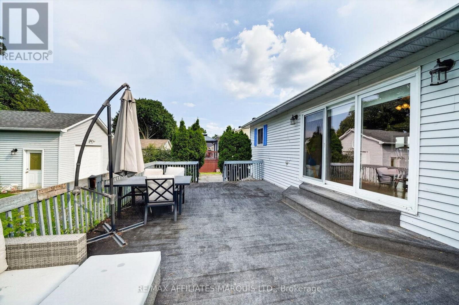 185 DOMINION STREET N - Image 39
