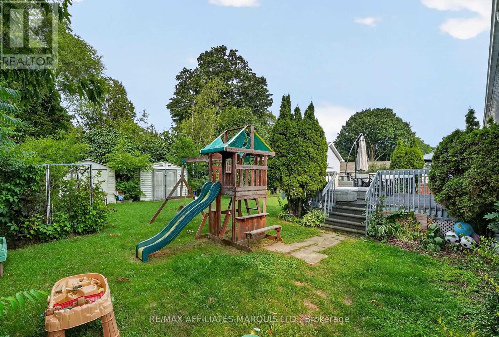 185 DOMINION STREET N - Image 40