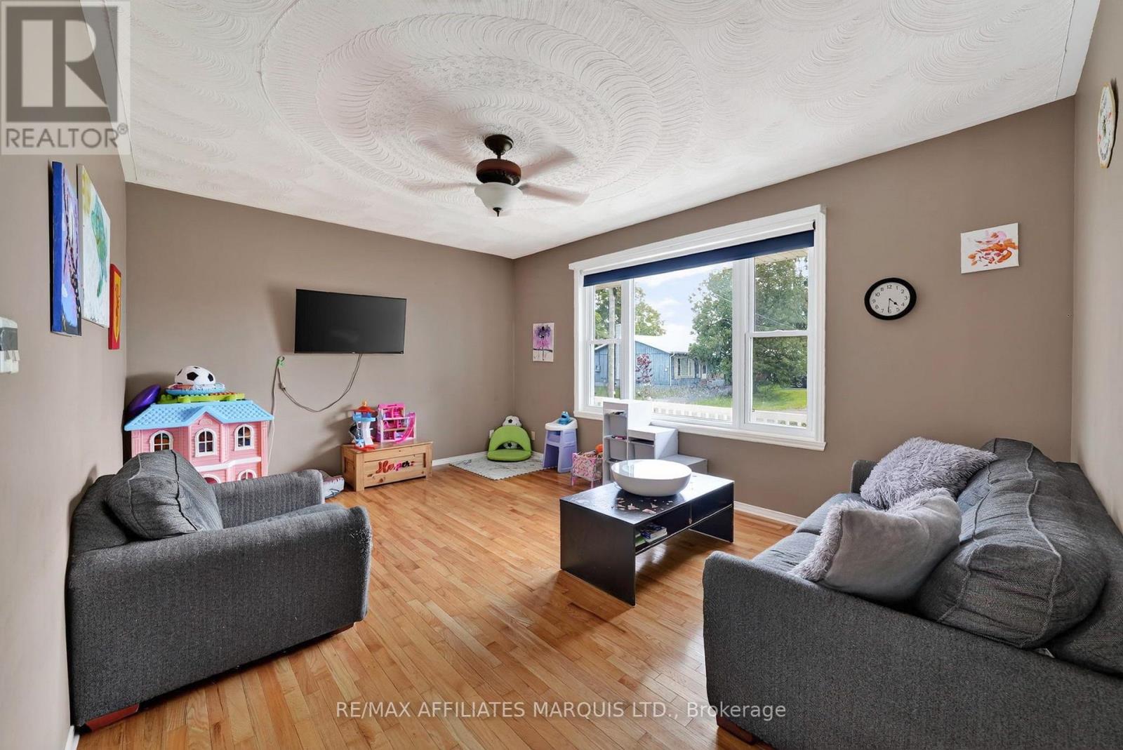 185 DOMINION STREET N - Image 5