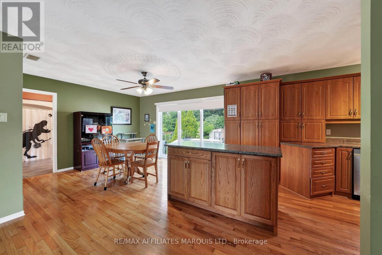 185 DOMINION STREET N - Image 8