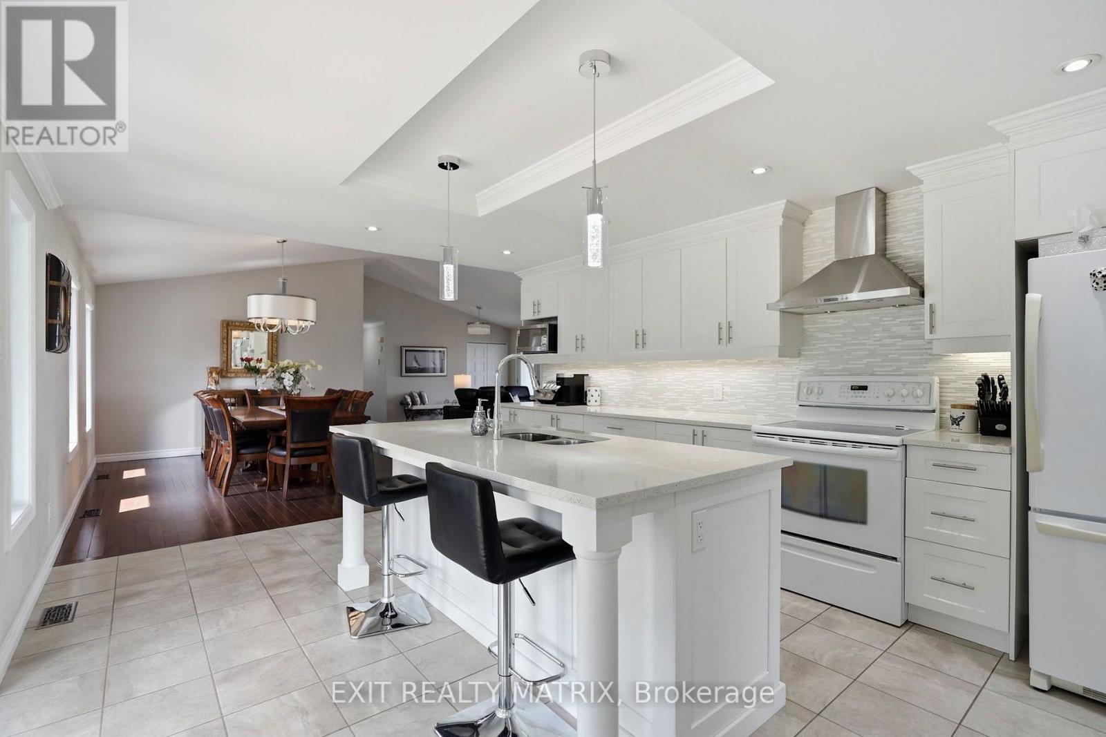 248 DES VIOLETTES STREET - Image 16