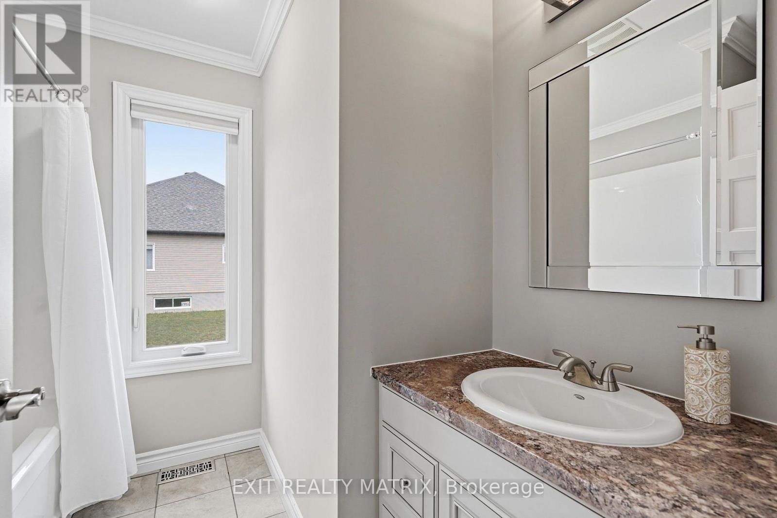 248 DES VIOLETTES STREET - Image 25