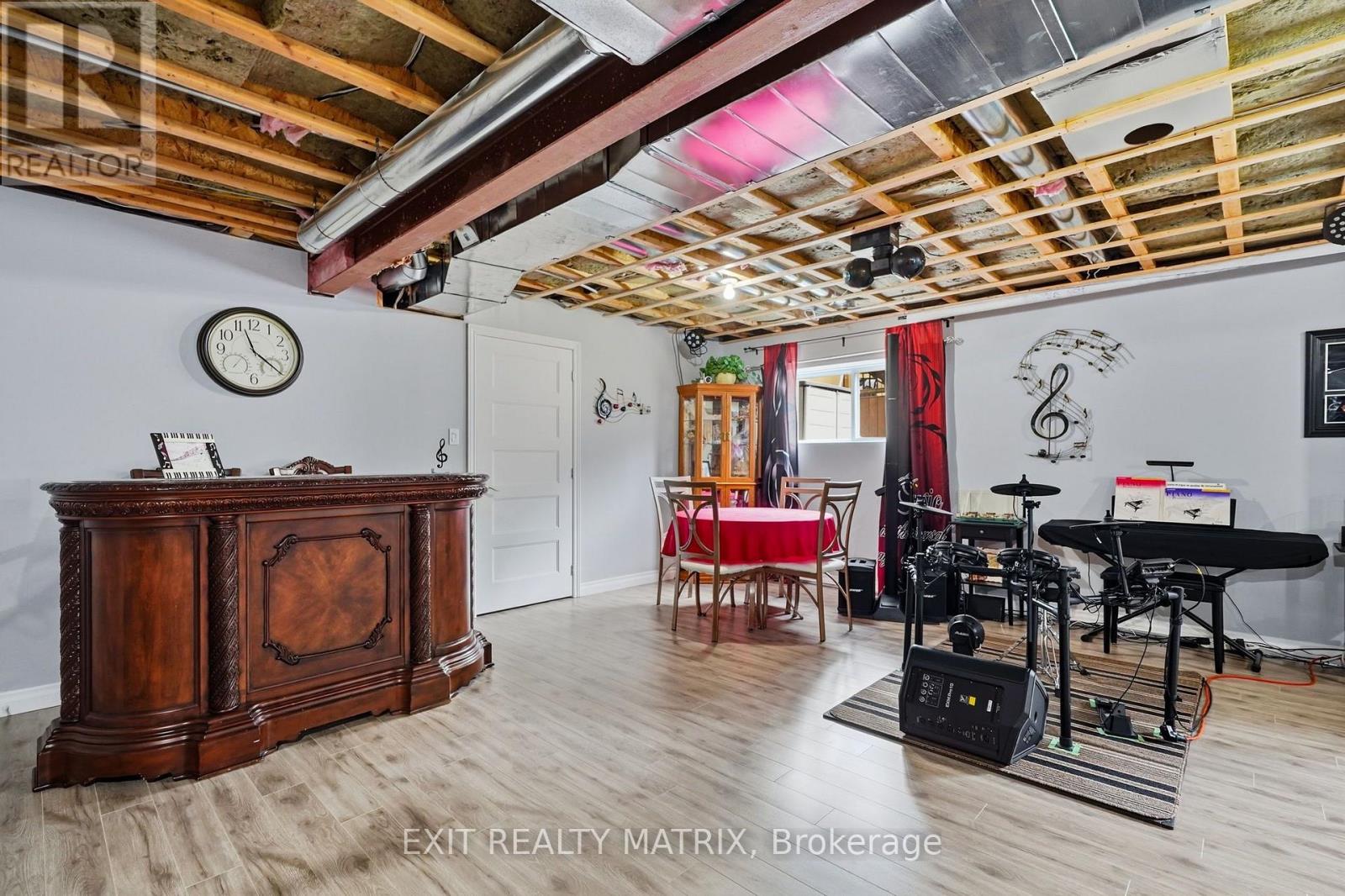 248 DES VIOLETTES STREET - Image 29