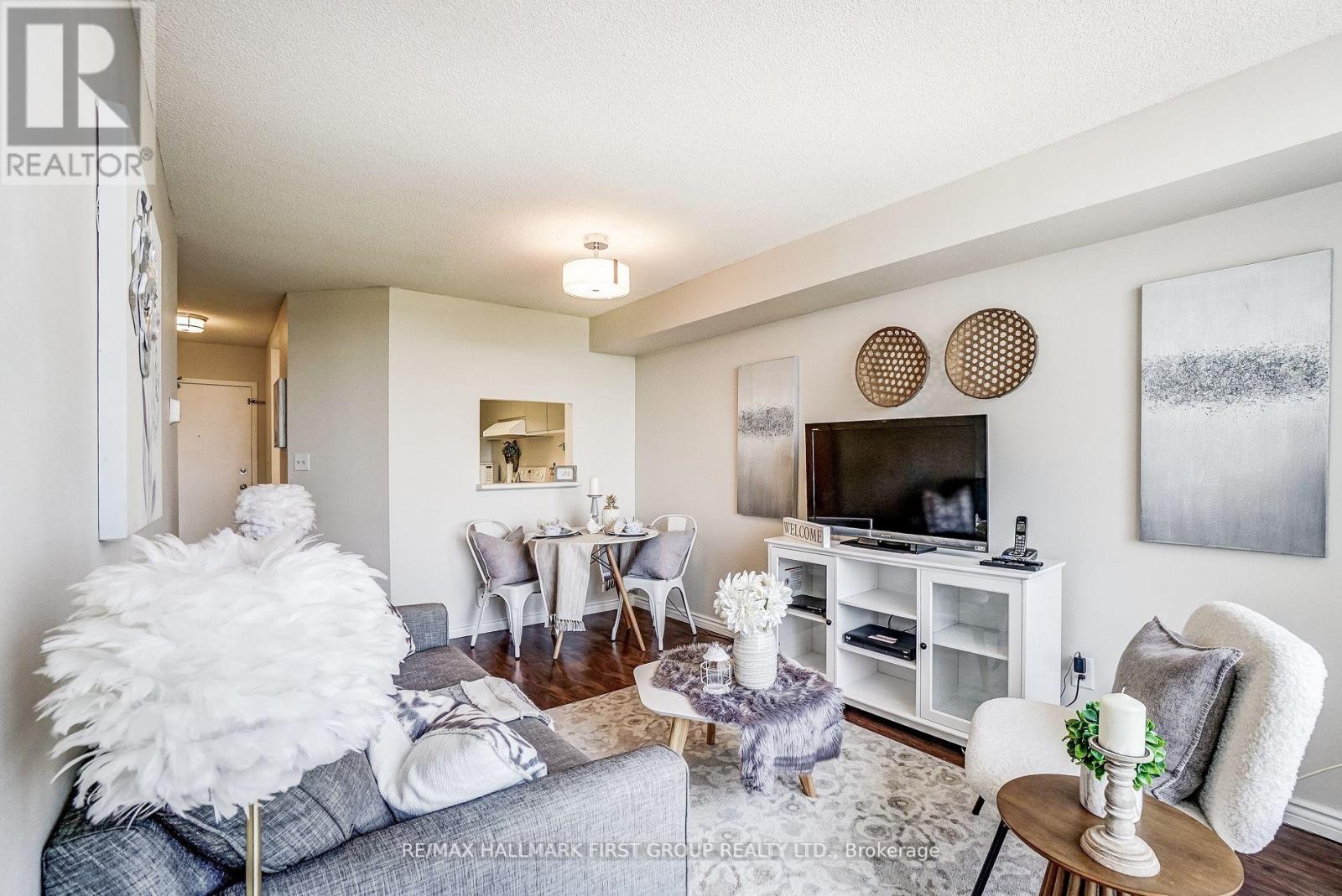 #501 711 ROSSLAND ROAD - 11