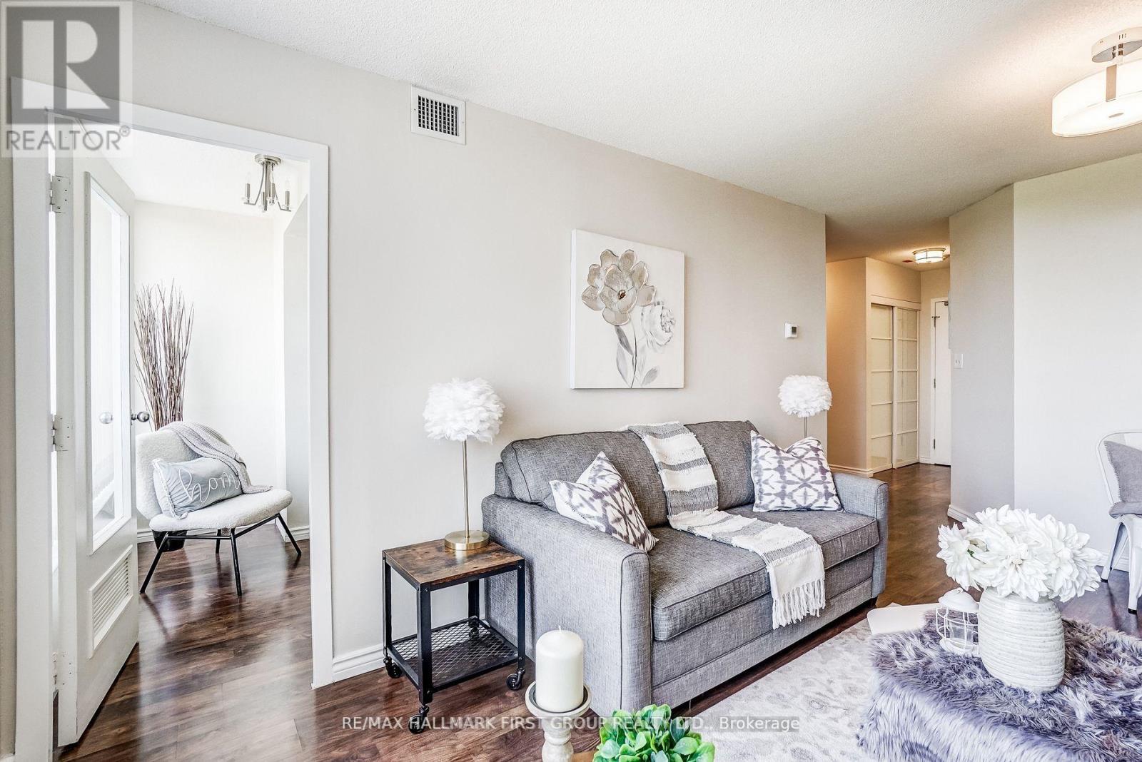 #501 711 ROSSLAND ROAD - 12