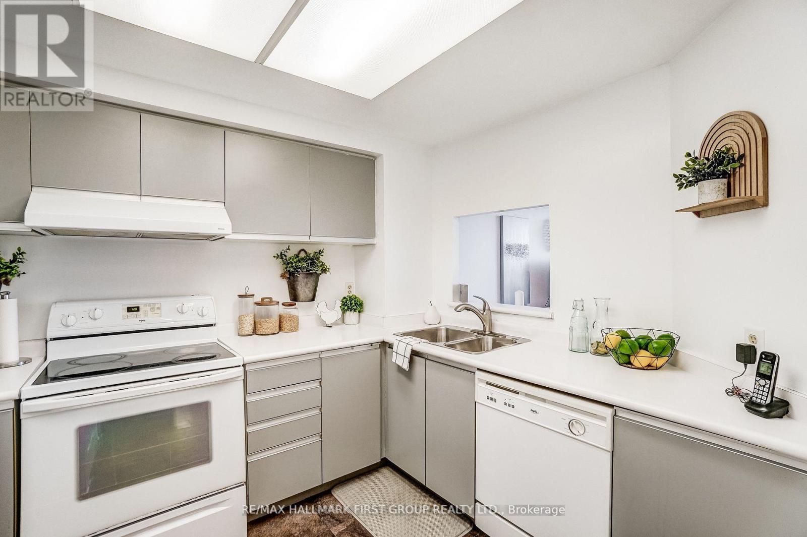 #501 711 ROSSLAND ROAD - 8