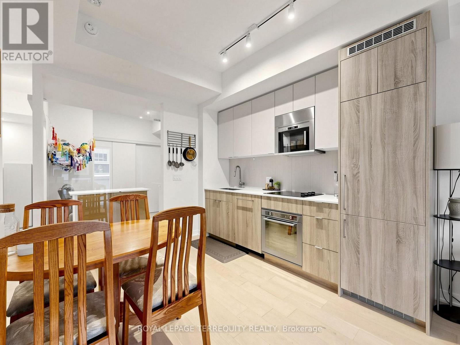 #612 840 ST CLAIR AVENUE W - 6
