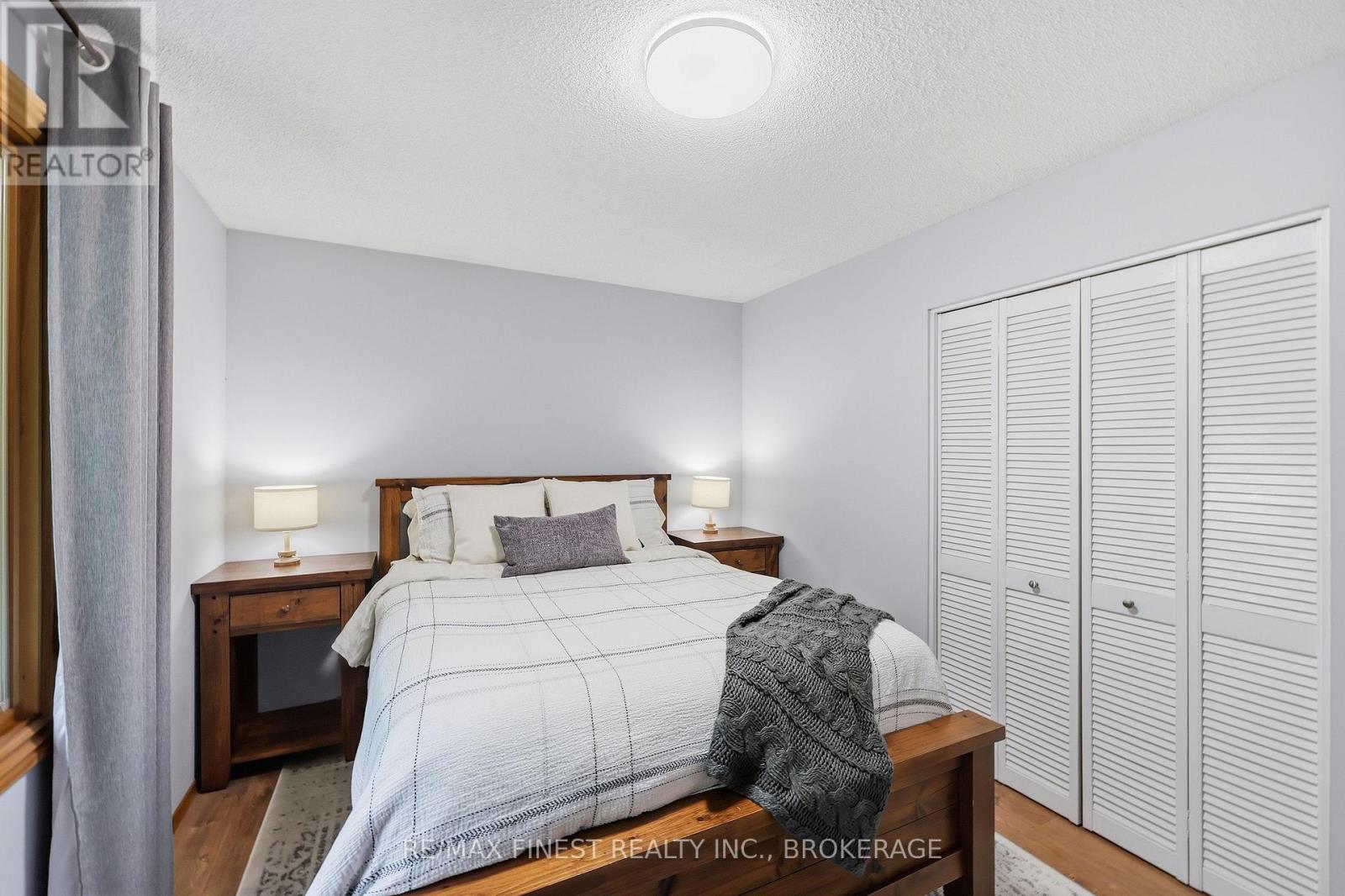 1465 MIDDLE ROAD - 15