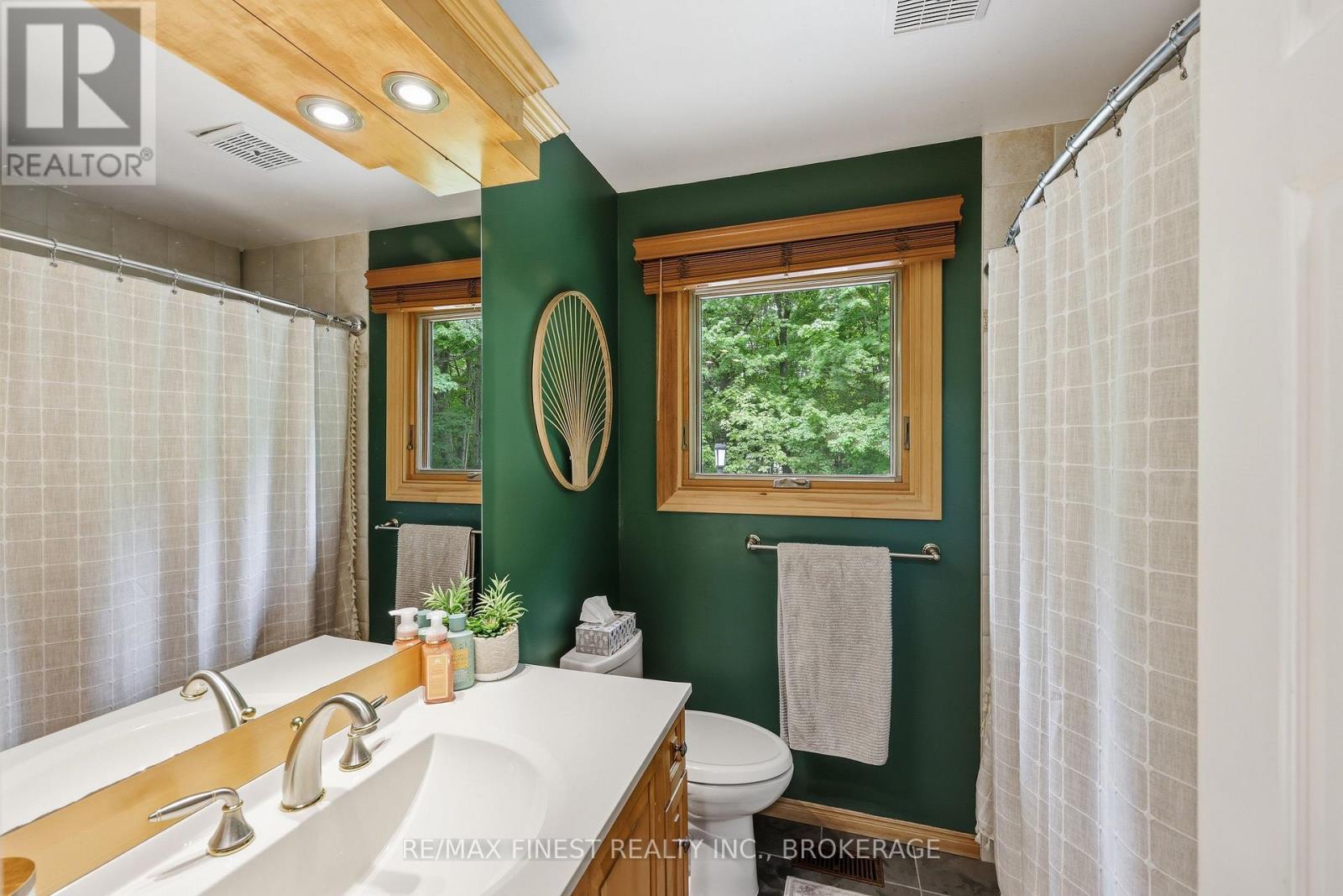 1465 MIDDLE ROAD - Image 20