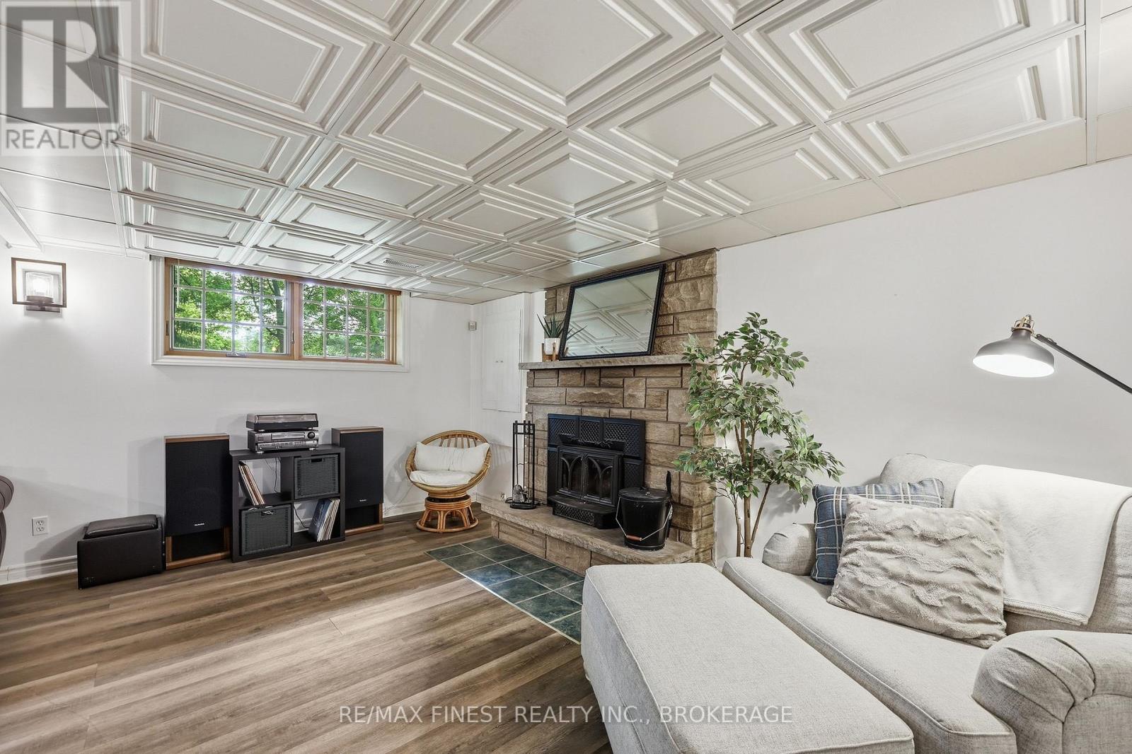 1465 MIDDLE ROAD - Image 24