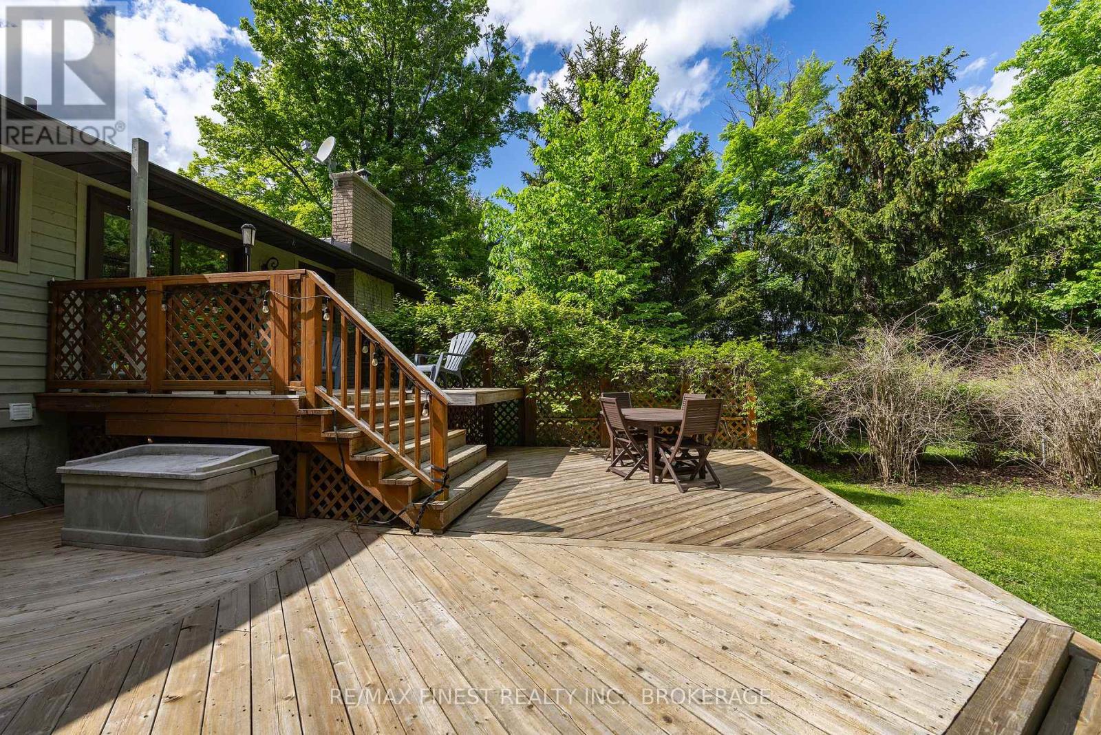 1465 MIDDLE ROAD - 31