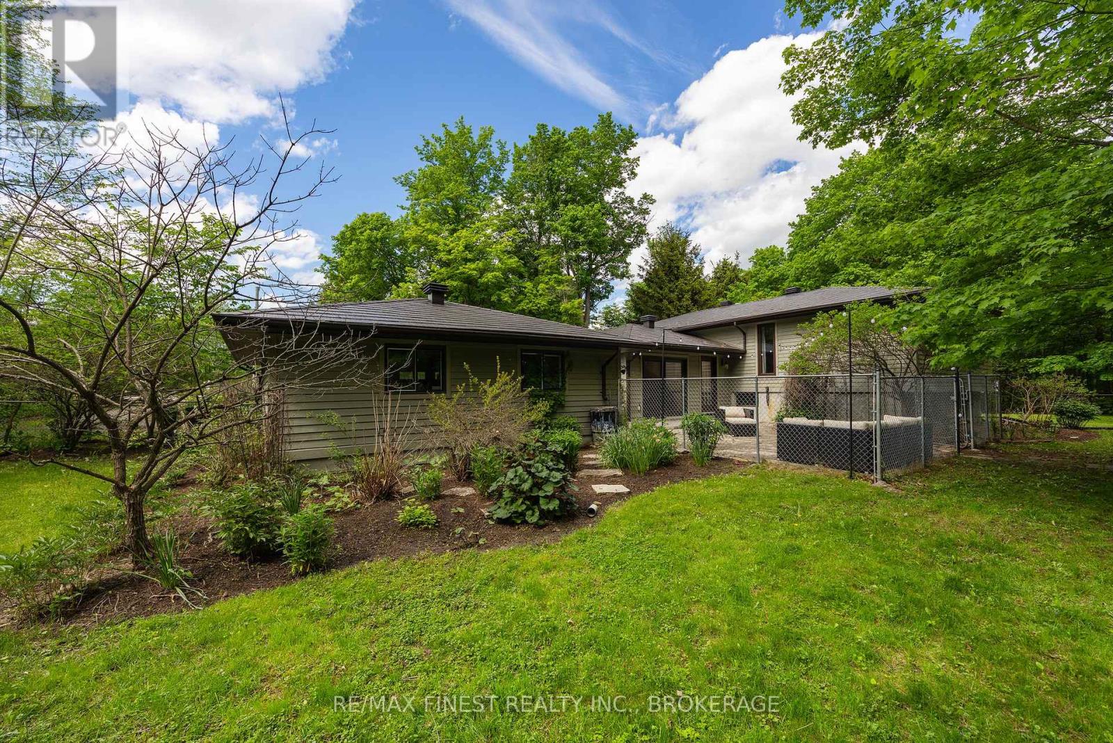 1465 MIDDLE ROAD - Image 33
