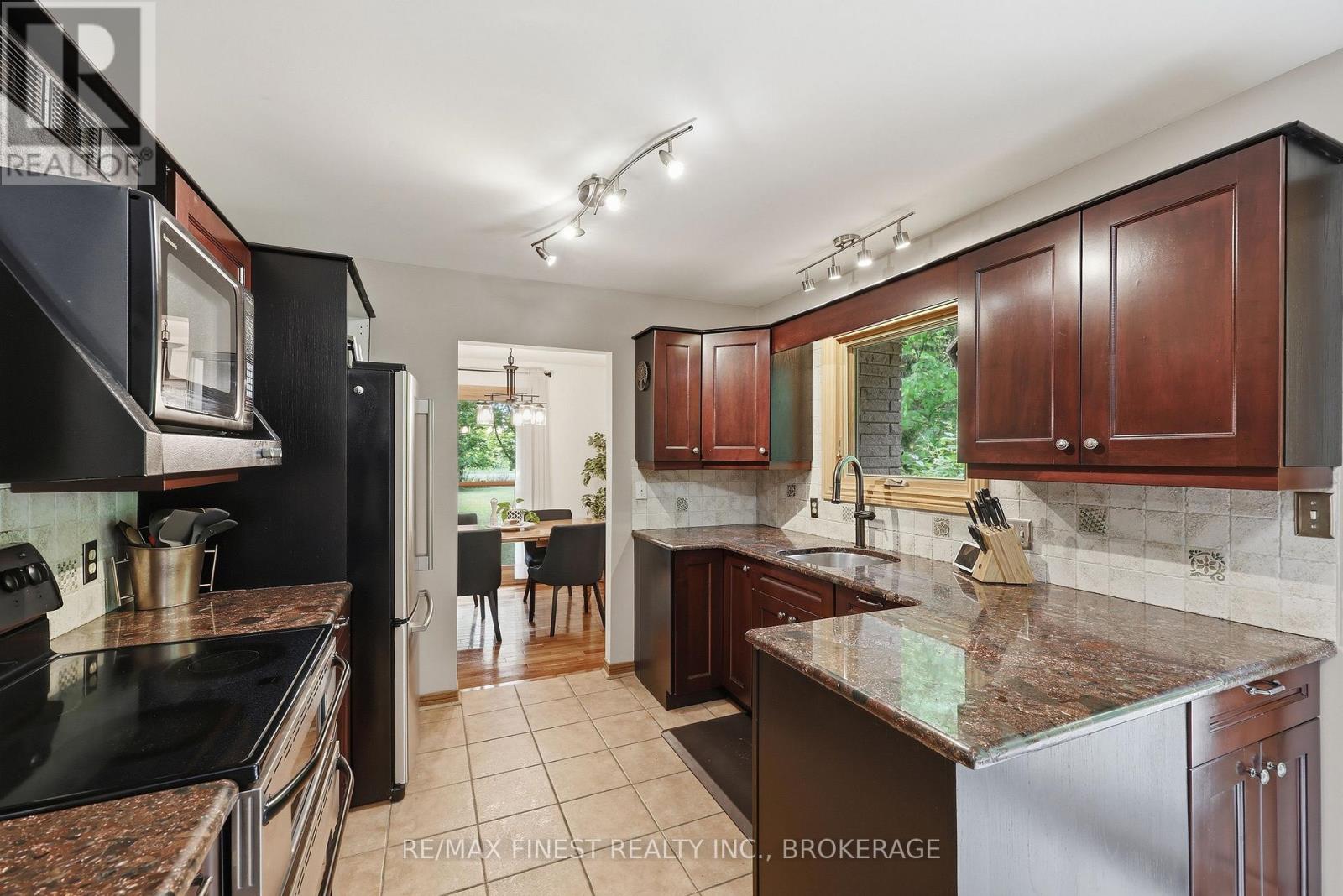 1465 MIDDLE ROAD - Image 8