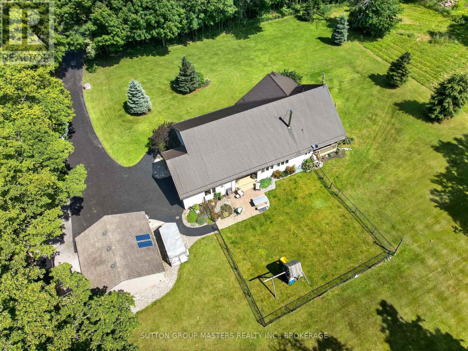 710 MAPLE ROAD - Image 3