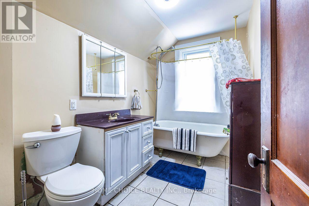 39 BURK STREET - 25