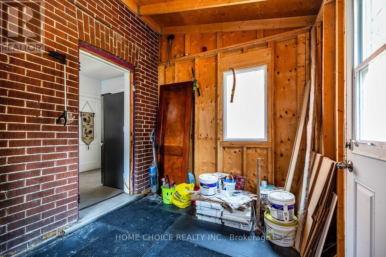 39 BURK STREET - 7
