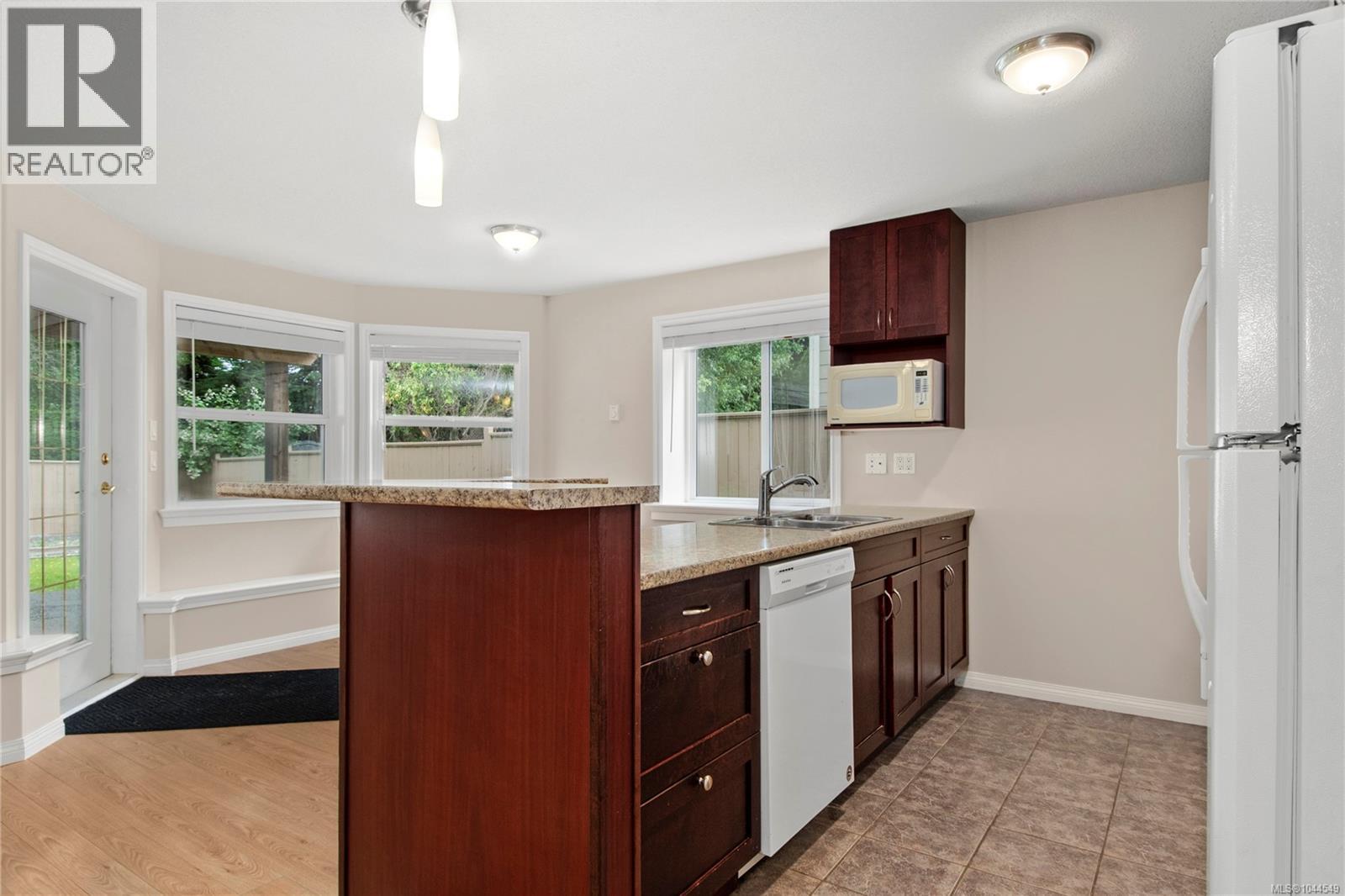 228 Maryland Rd - Image 37