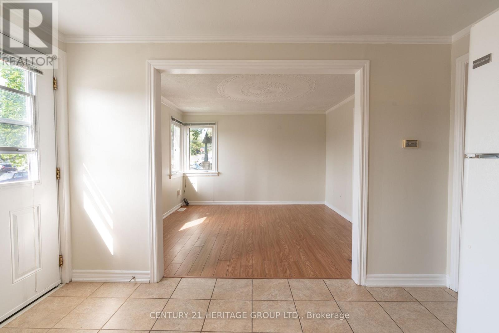 137 JOHN STREET E - 11