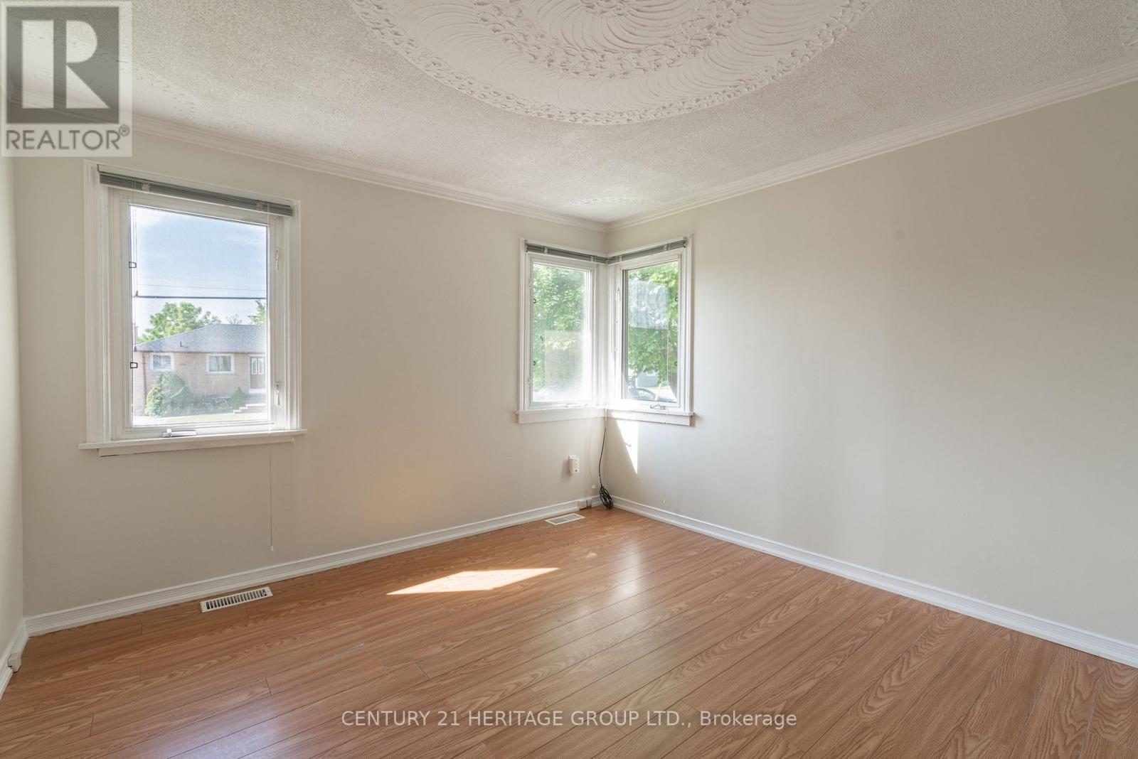 137 JOHN STREET E - 12