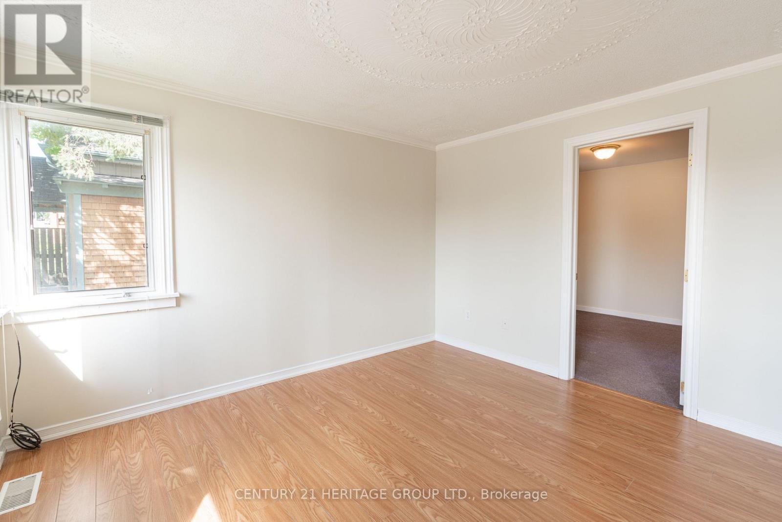 137 JOHN STREET E - 13