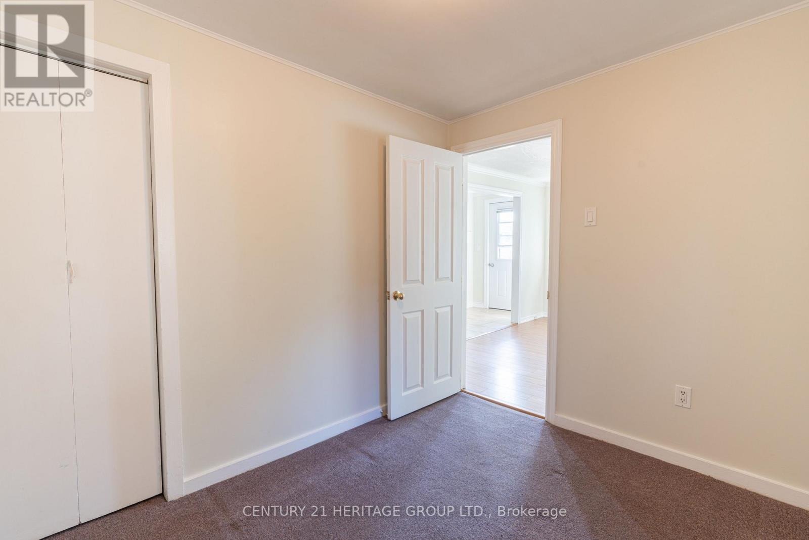137 JOHN STREET E - 15