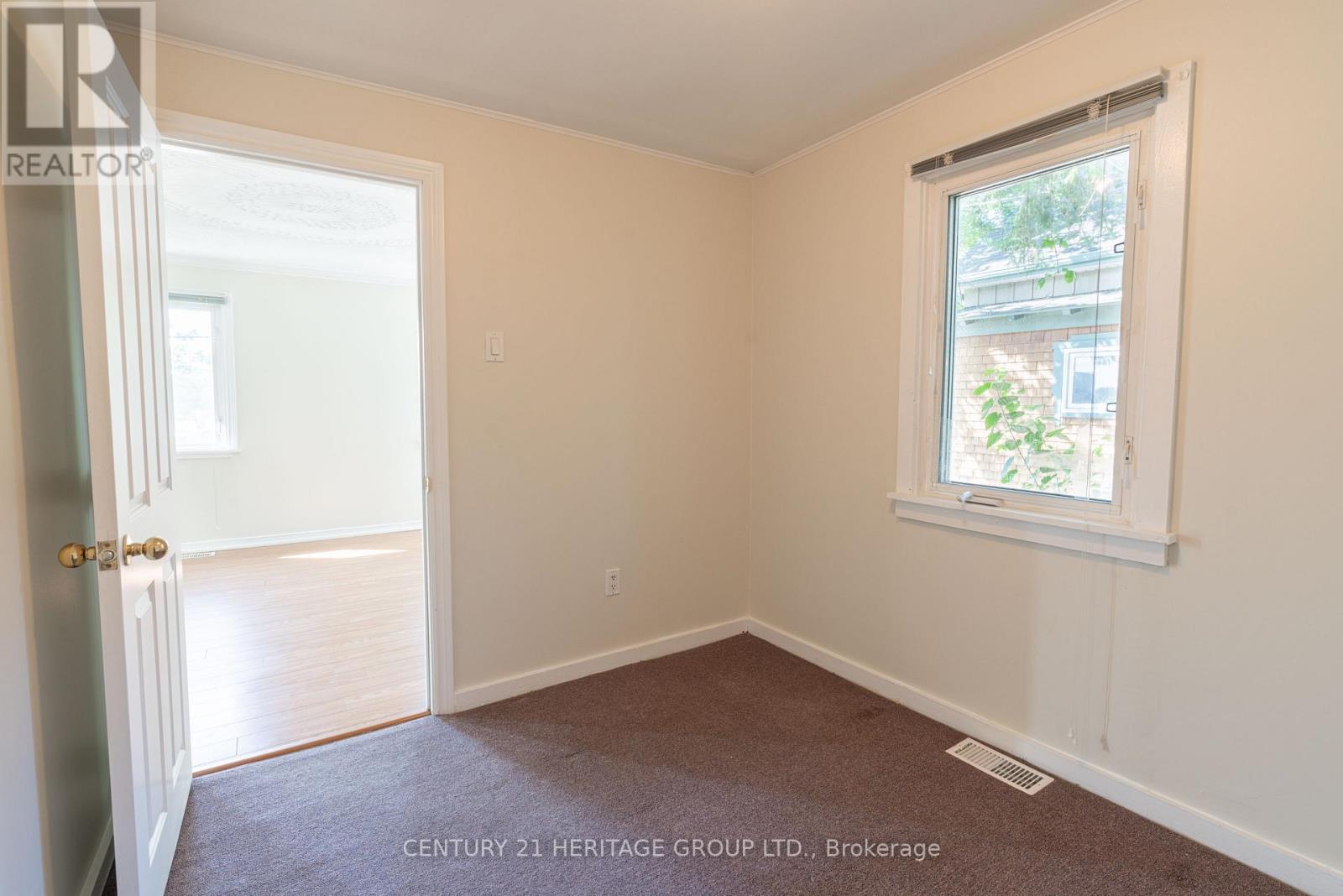 137 JOHN STREET E - Image 16