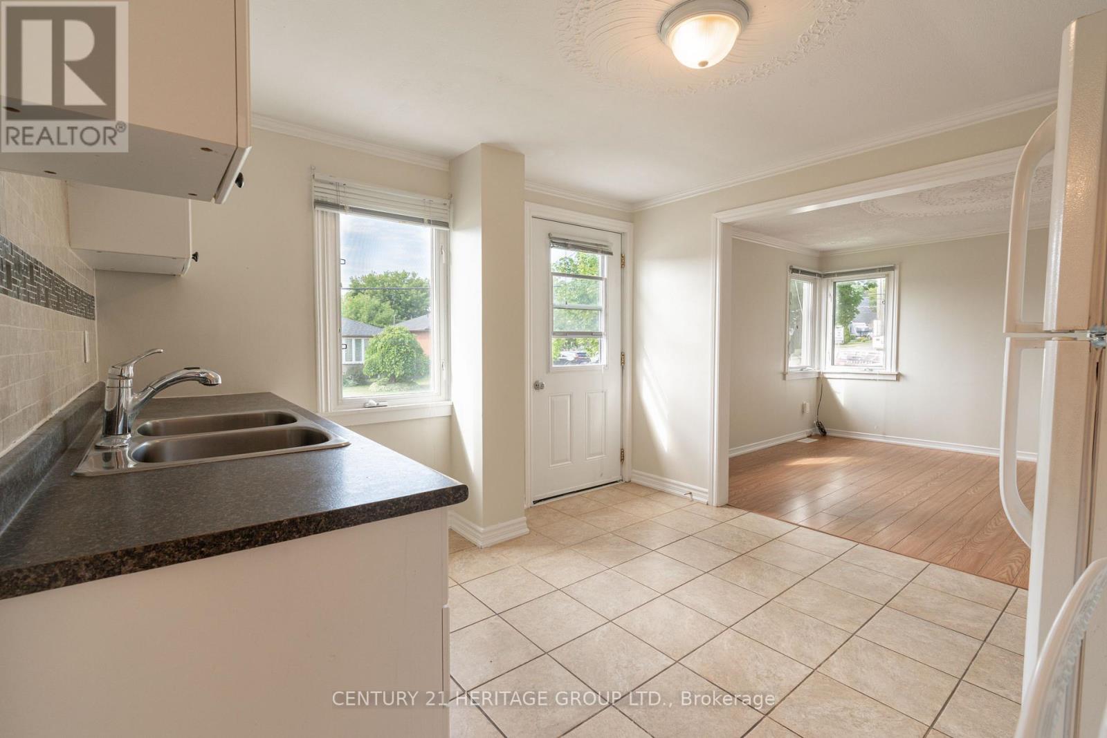 137 JOHN STREET E - 2