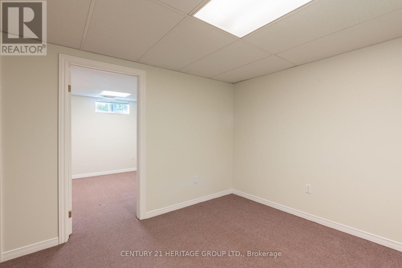 137 JOHN STREET E - 23