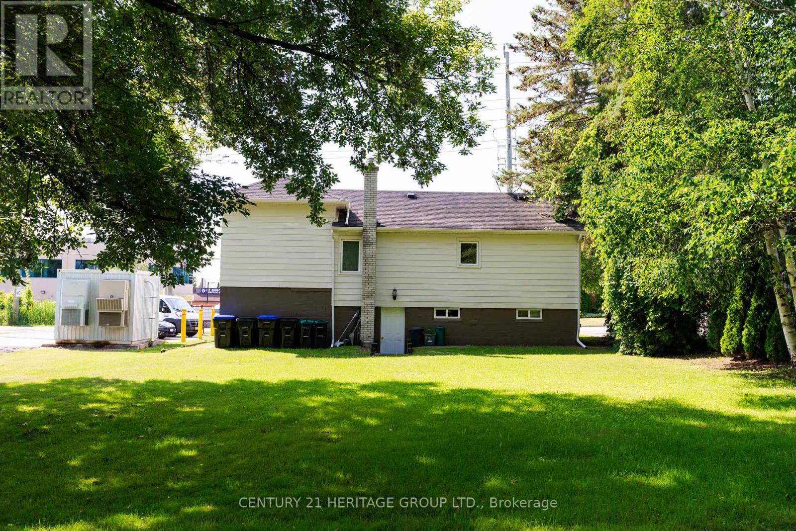 137 JOHN STREET E - 29