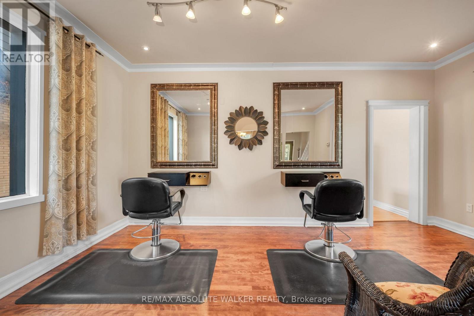 Retail for Sale in Ottawa – 383 DANFORTH AVENUE, Ottawa – MLS# X13619976 - Image 11
