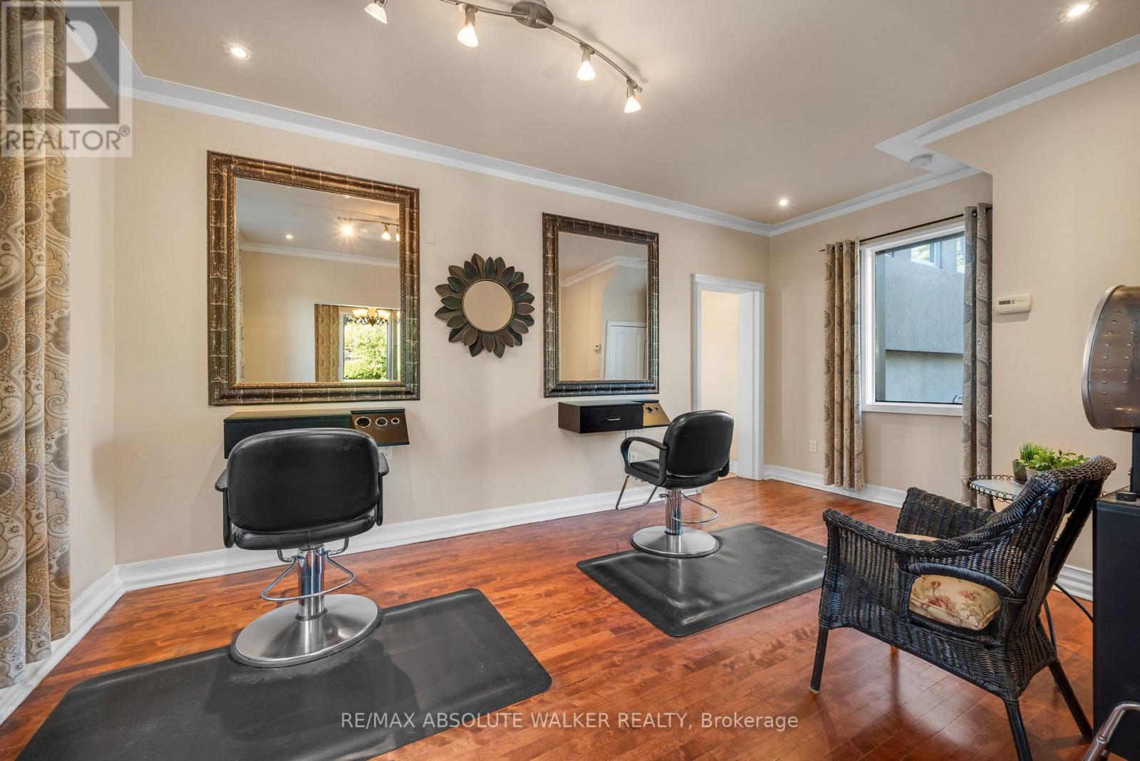 Retail for Sale in Ottawa – 383 DANFORTH AVENUE, Ottawa – MLS# X13619976 - Image 12