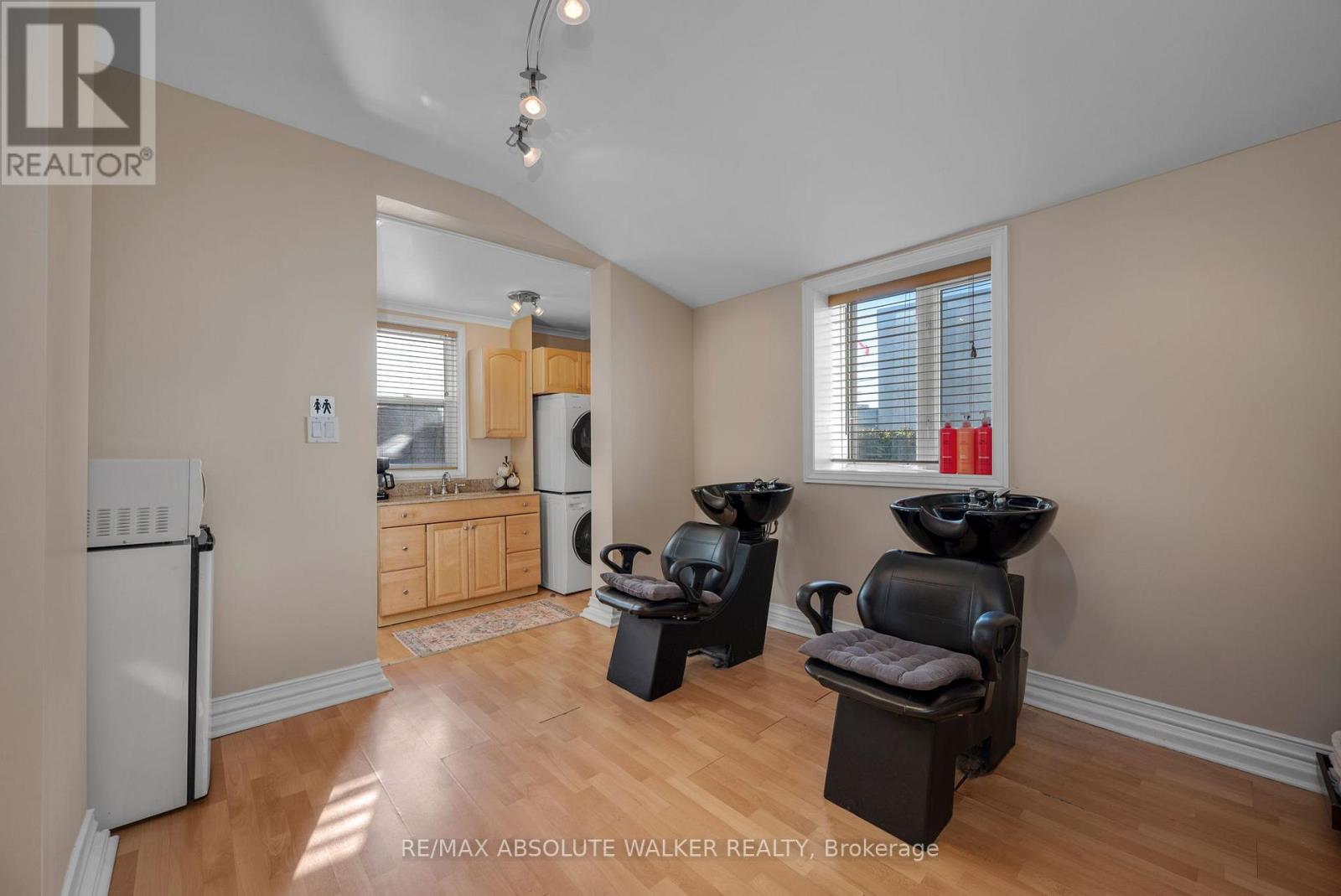 Retail for Sale in Ottawa – 383 DANFORTH AVENUE, Ottawa – MLS# X13619976 - Image 14