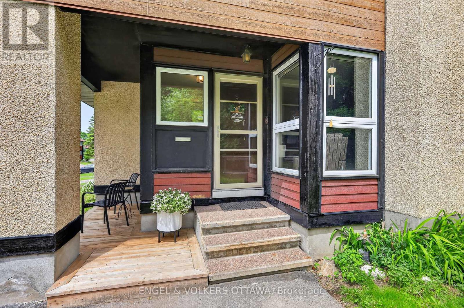 #6 164 MCCLINTOCK WAY - 4
