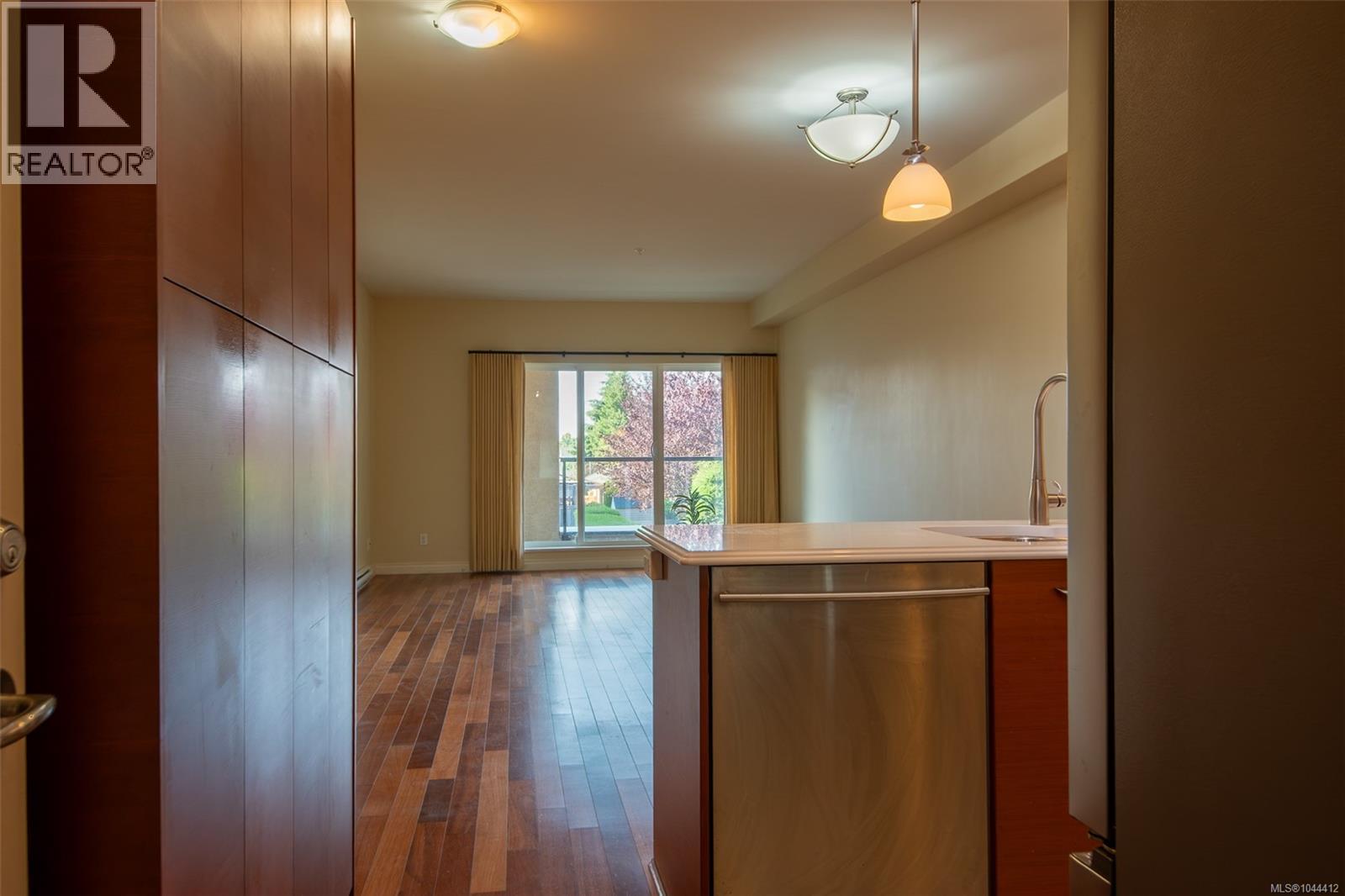 #202 2380 Brethour Ave - 10