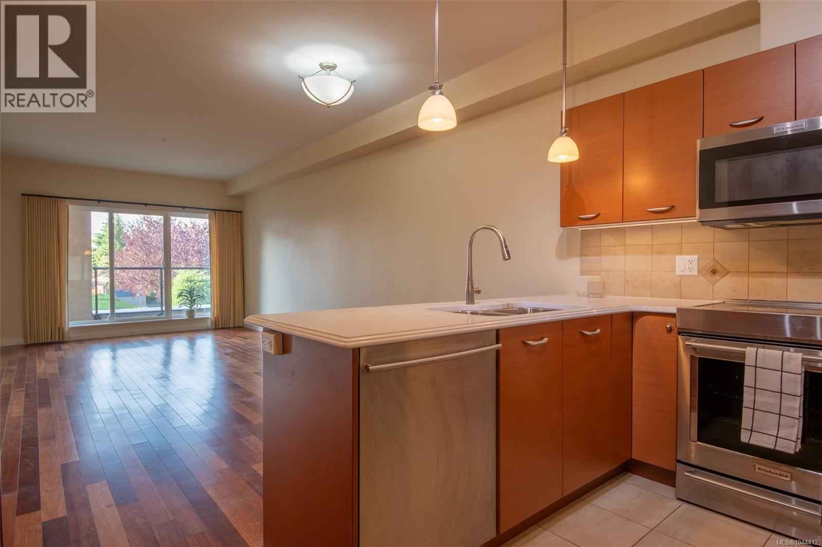 #202 2380 Brethour Ave - 11