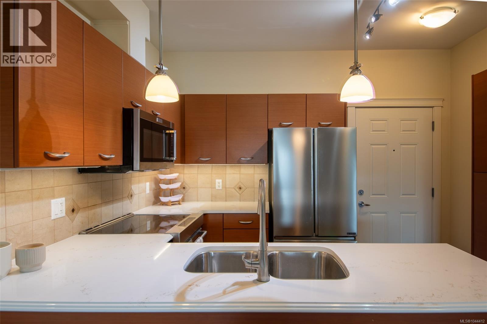 #202 2380 Brethour Ave - 13
