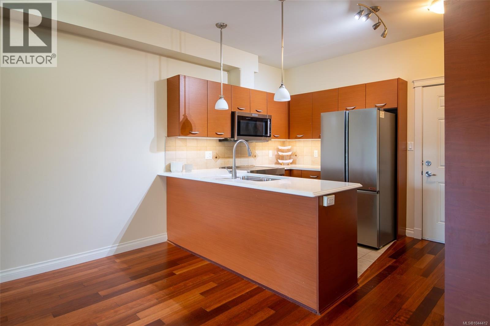#202 2380 Brethour Ave - 15