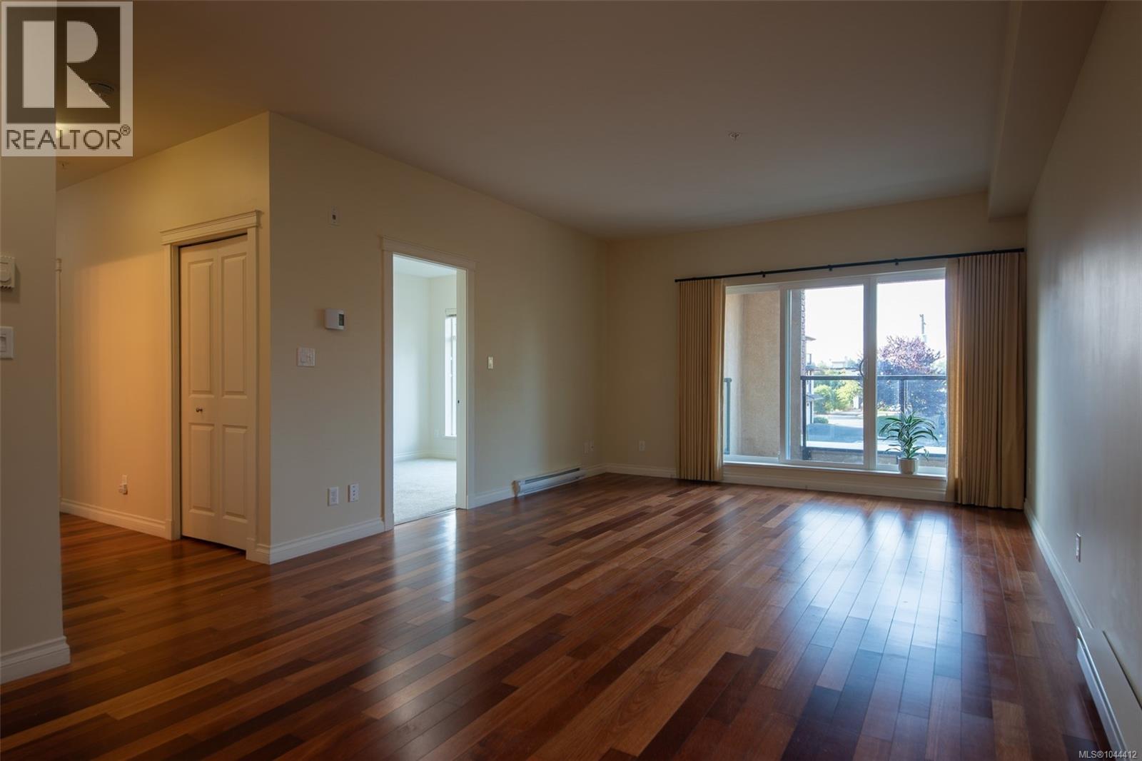 #202 2380 Brethour Ave - 16