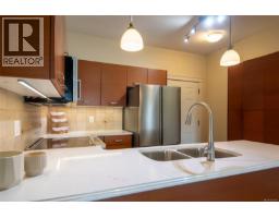 202 2380 Brethour Ave, Sidney, BC V8L2A5 Photo 14