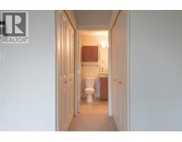 202 2380 Brethour Ave, Sidney, BC V8L2A5 Photo 29