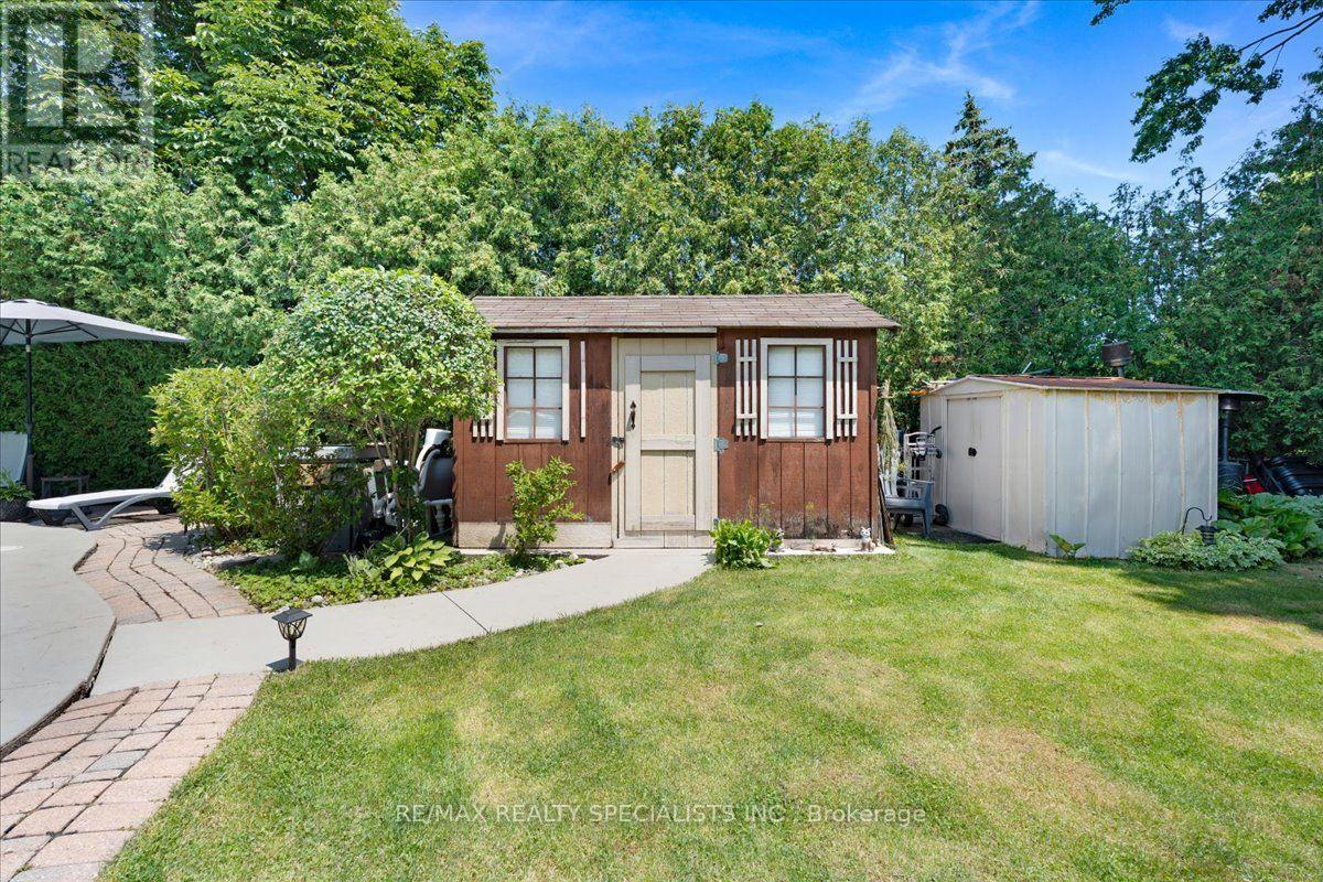 63 SUBURBAN DRIVE - 44