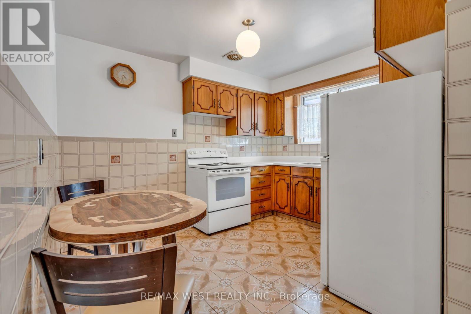 90 TAVISTOCK ROAD - 17