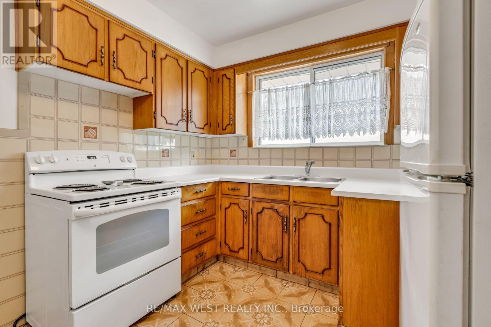 90 TAVISTOCK ROAD - 18
