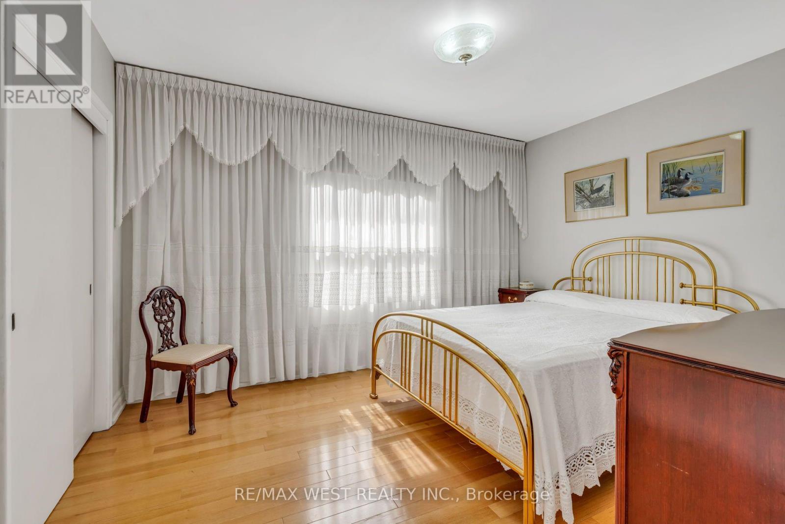 90 TAVISTOCK ROAD - 21