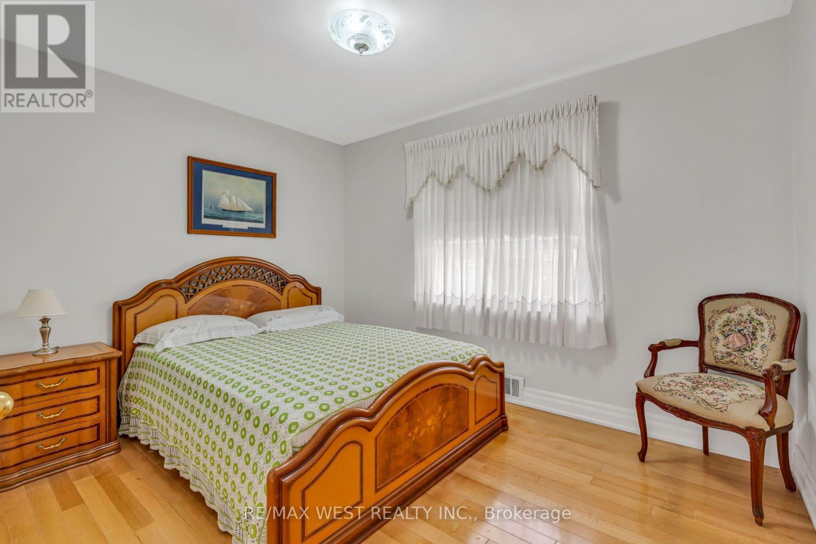 90 TAVISTOCK ROAD - 24