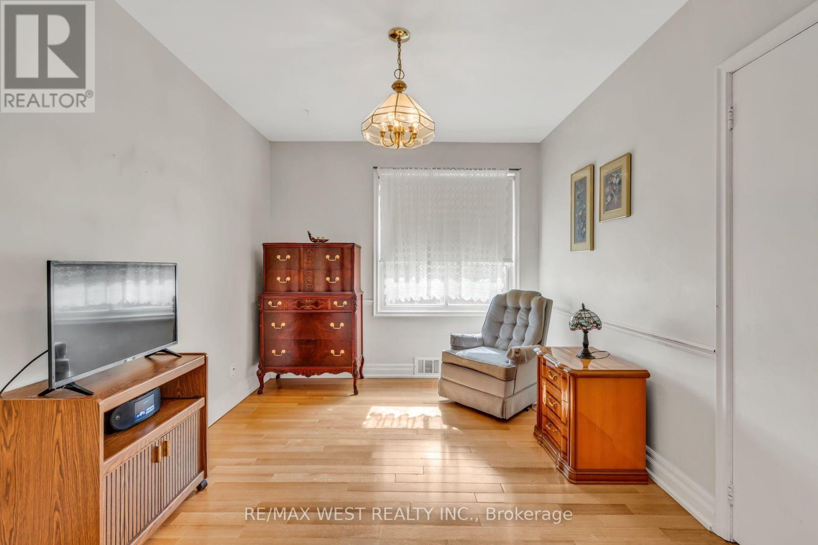 90 TAVISTOCK ROAD - 27