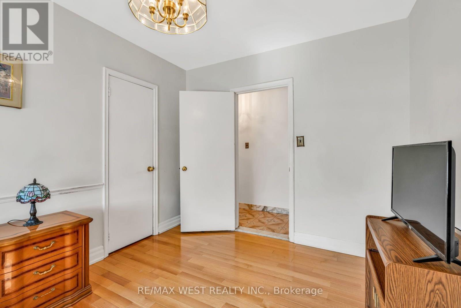 90 TAVISTOCK ROAD - 28