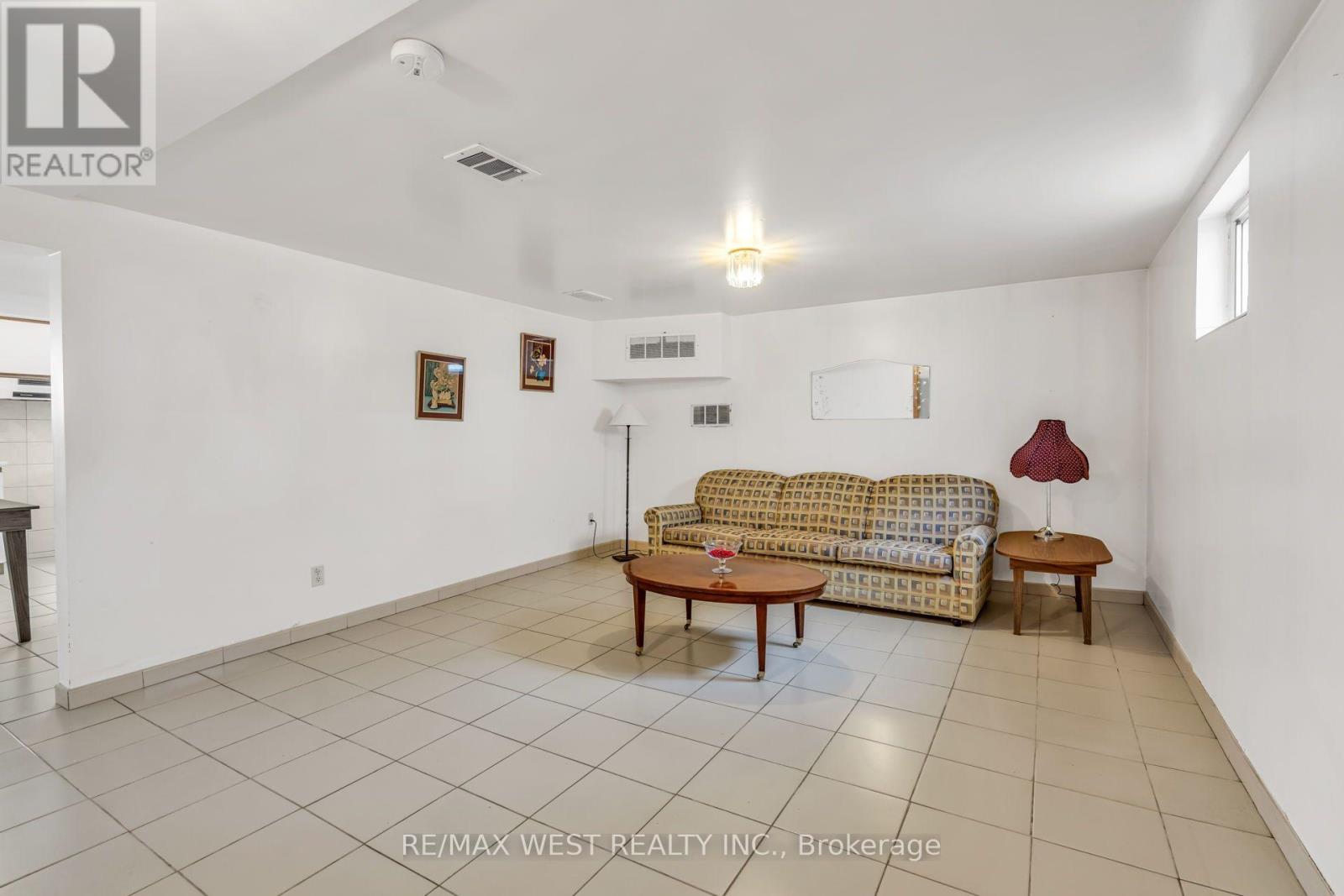 90 TAVISTOCK ROAD - 32